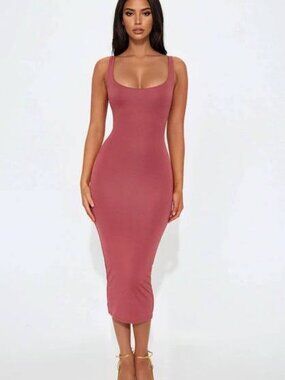 Muave Pink Scoop Neck Bodycon Midi Lined Dress- Size Medium